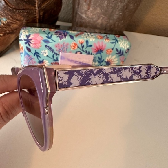 LULAROE Cateye sunglasses - Picture 2 of 9